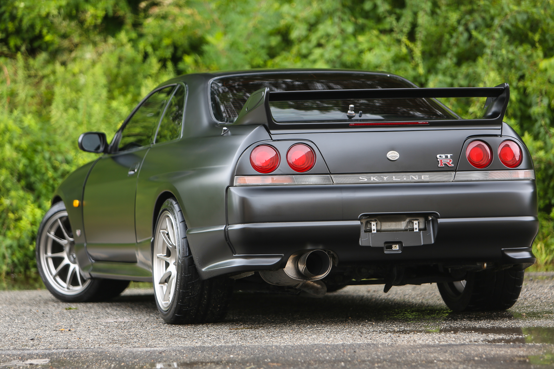 gunmetal grey r33