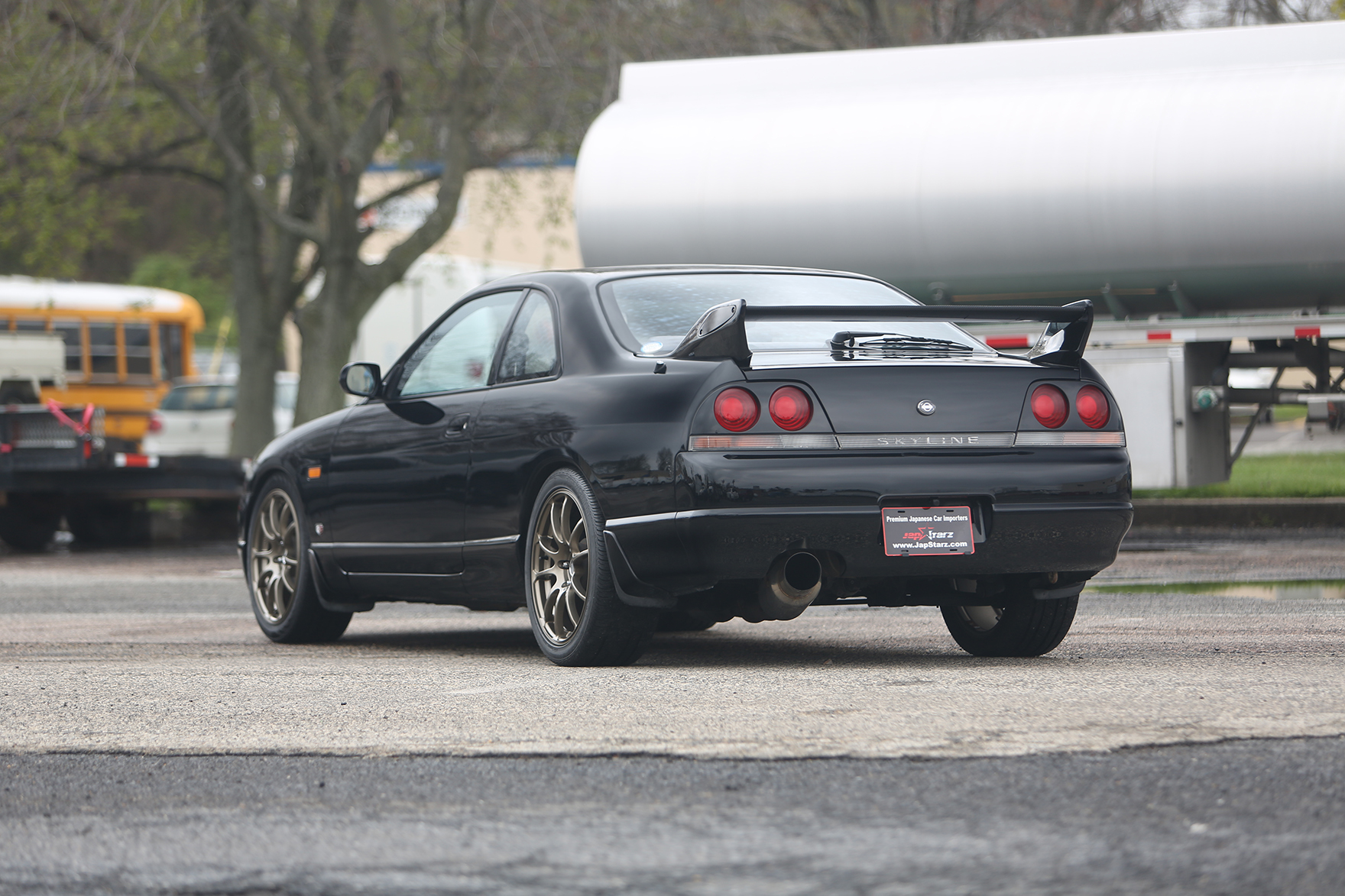 Nissan Skyline r33 черный